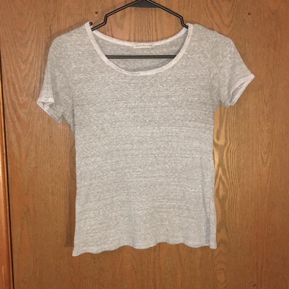 A gray t-shirt